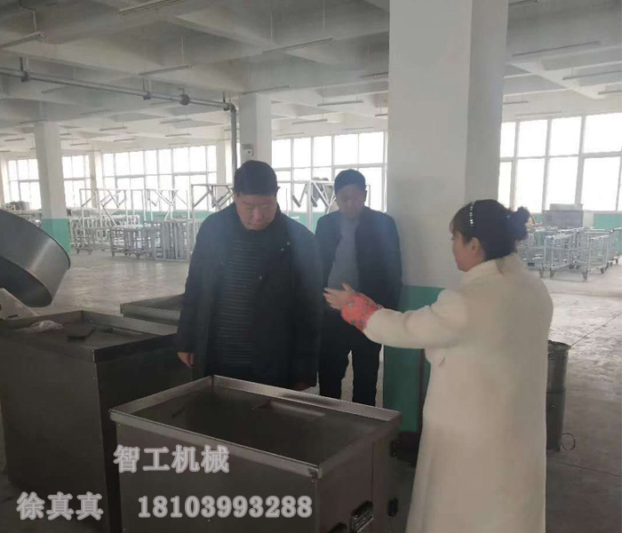 魯山老客戶再次來(lái)許昌智工考察訂購(gòu)湯圓機(jī)、元宵制陷機(jī)！