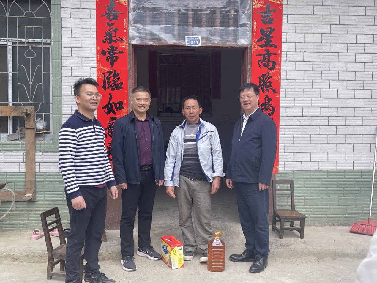 李東率隊開展鄉村振興調研工作 李東率隊開展鄉村振興調研工作
